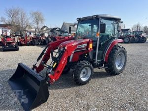 Massey Ferguson 1M.40 Cab Tractor - Loader - Power Shuttle