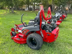 Ferris ISX2200 - 28hp Vanguard 810cc EFI OGS w/ 60" Deck & Sus. Seat - Zero Turn Mowers - 5902078