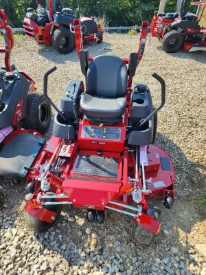 Ferris ISX800 - 24hp Kawasaki FT730V w/ 52" Deck & Sus. Seat - Zero Turn Mower - 5902155